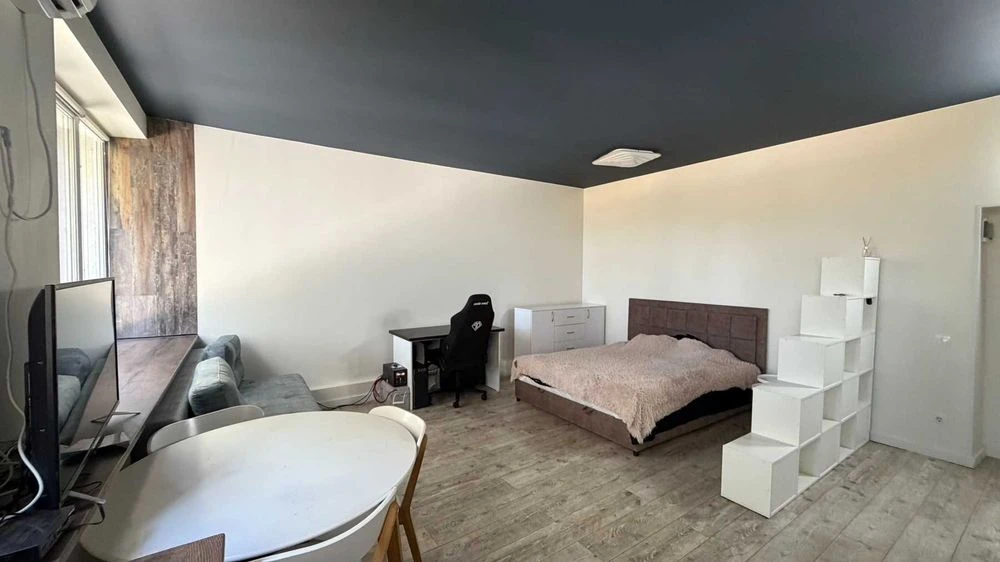 Sale of 1-room apartment in the clubhouse City Center, lower part of Ave.