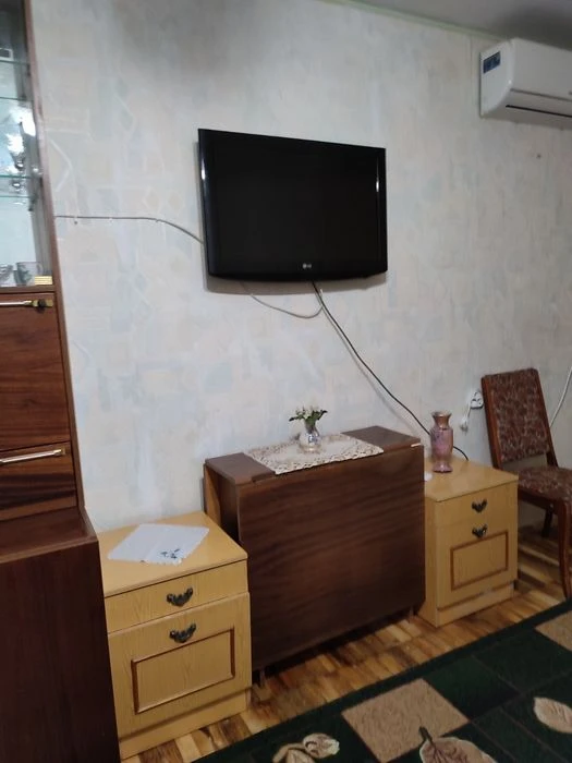 Срочно продам 1ком квартиру на Песках ул. Автозаводская