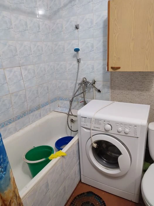 Срочно продам 1ком квартиру на Песках ул. Автозаводская