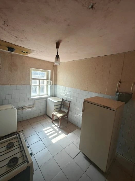 A part of a house on the right bank is for sale