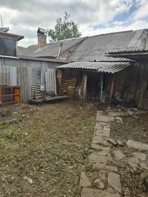 A part of a house on the right bank is for sale