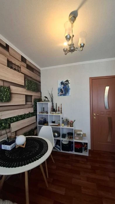 Продается 4х к. двухуровневая квартира на жм Победа - 4 пр.
