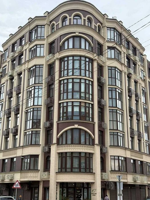 Центр 2х кімнатна квартира з дизайнерским ремонтом, індивід.