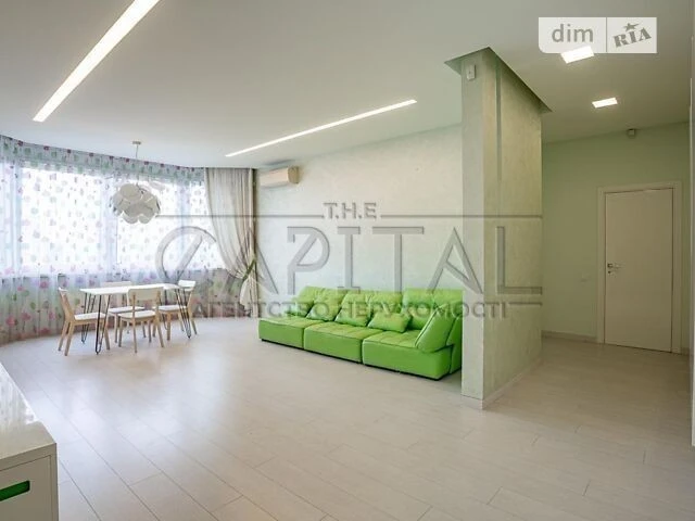 Sale of a 5-room apartment of 206 sq. m. on Mykilsko-Slobidska Street 1