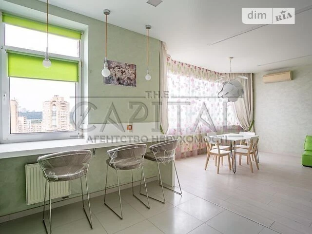 Sale of a 5-room apartment of 206 sq. m. on Mykilsko-Slobidska Street 1