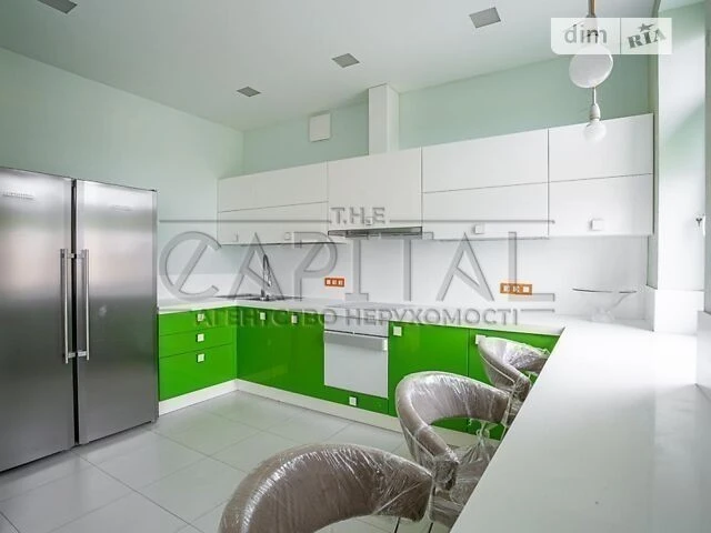 Sale of a 5-room apartment of 206 sq. m. on Mykilsko-Slobidska Street 1