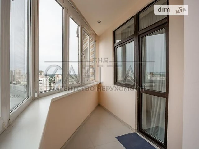 Sale of a 5-room apartment of 206 sq. m. on Mykilsko-Slobidska Street 1
