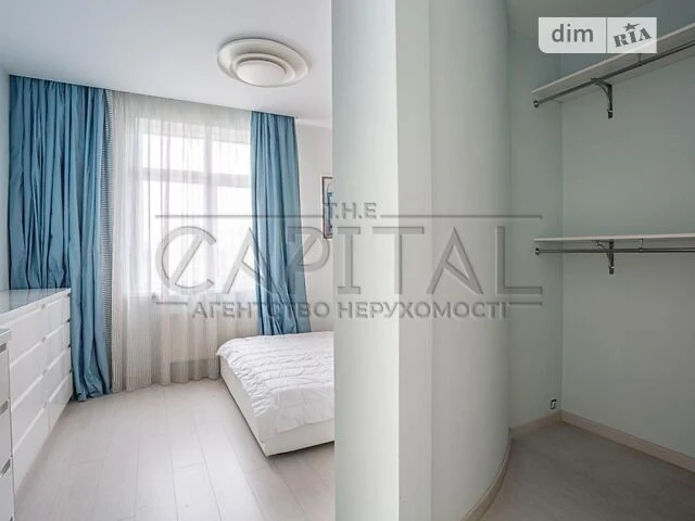 Sale of a 5-room apartment of 206 sq. m. on Mykilsko-Slobidska Street 1