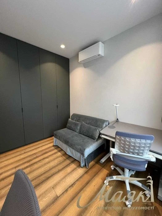 From the Owner, sale of a new apartment in the Center, SkyLine Resi residential complex