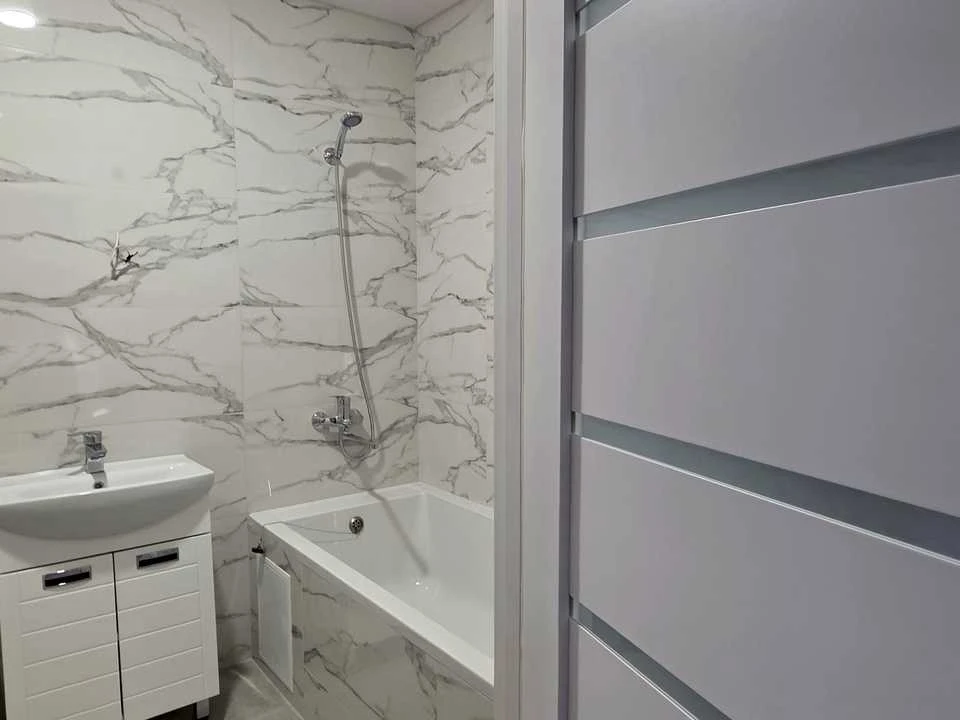 Apartment. Kharkiv, Peremohy Avenue.