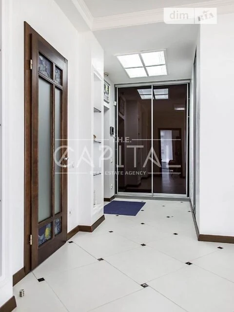 Sale of 4-room apartment 144 sq. m on Knyaziv Ostrozkih St. 46/2