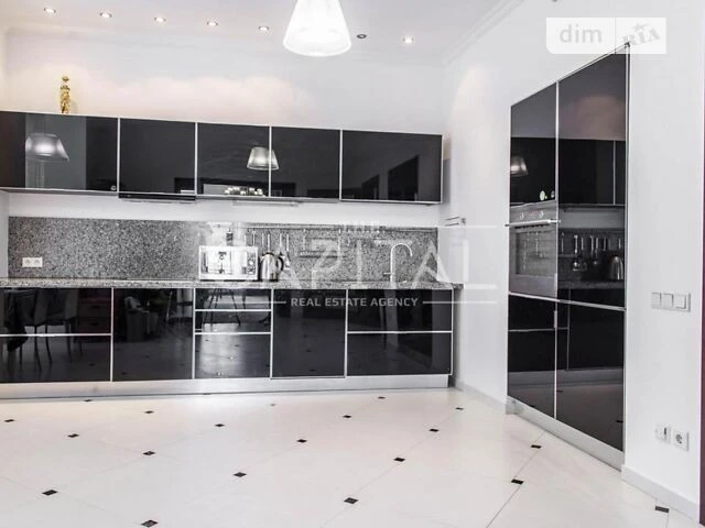Sale of 4-room apartment 144 sq. m on Knyaziv Ostrozkih St. 46/2