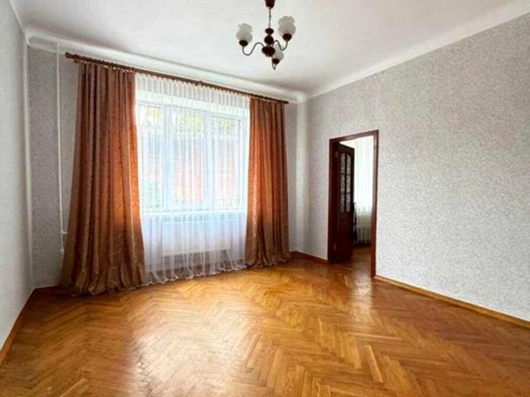 Apartment. Kharkiv, Bayrona Avenue.