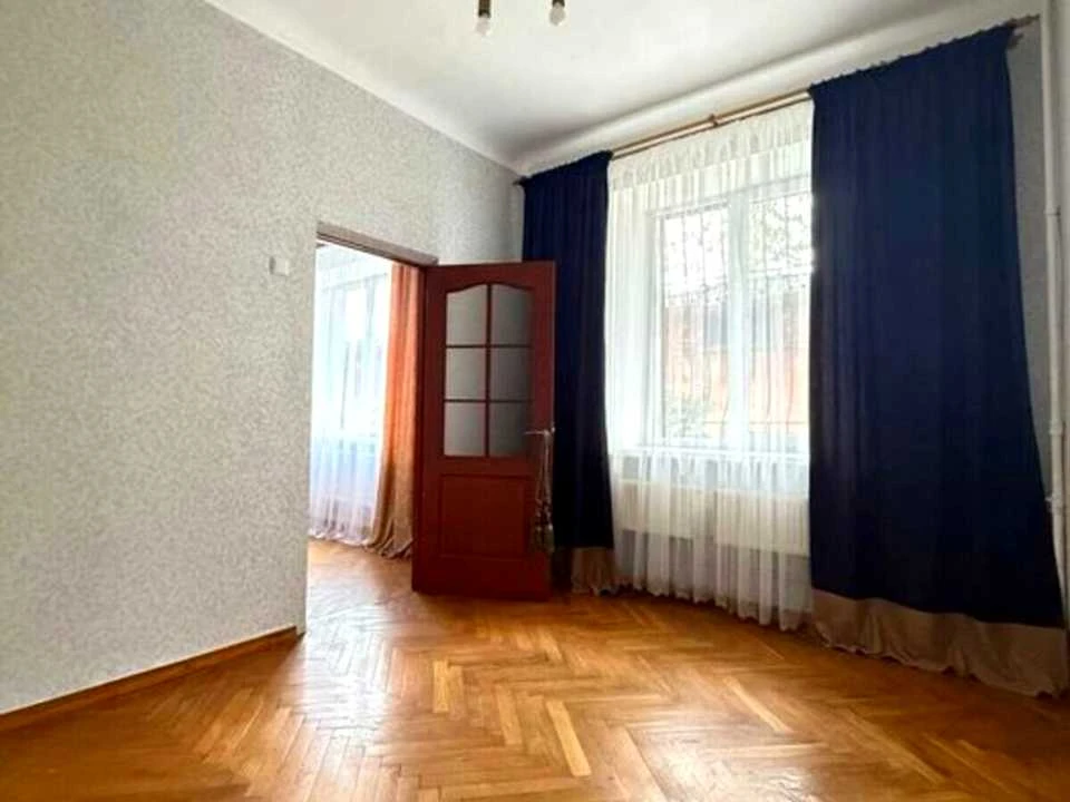 Apartment. Kharkiv, Bayrona Avenue.