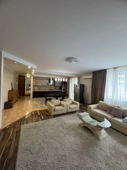 Продам 3х ком квартиру Приморском районе пер.Светлый