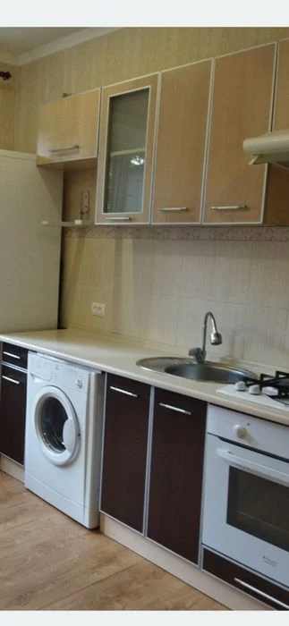 For sale 2-room apartment in KhTZ. St. Biblika