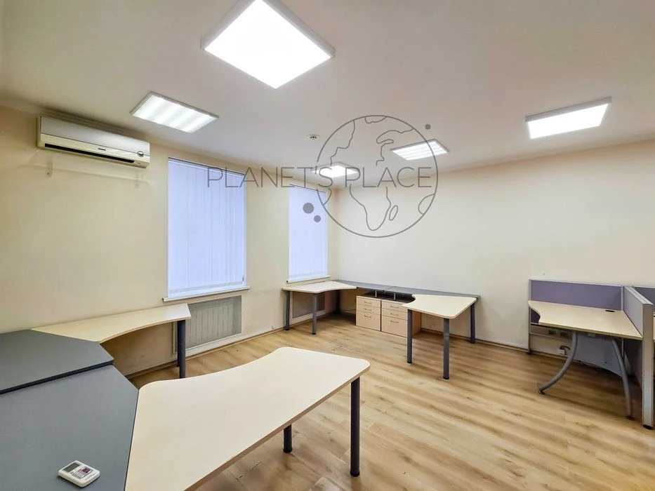 I will sell a 5-room apartment on Saksaganskoho St. 42. No commission!