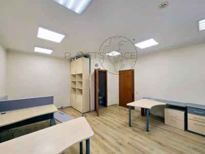 I will sell a 5-room apartment on Saksaganskoho St. 42. No commission!