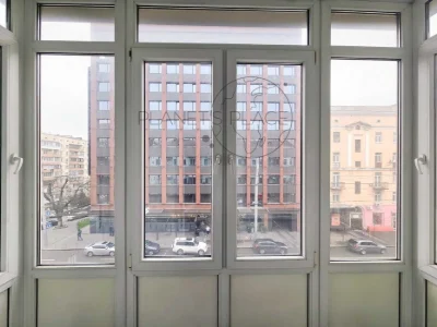 I will sell a 5-room apartment on Saksaganskoho St. 42. No commission!