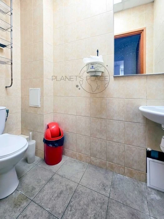 I will sell a 5-room apartment on Saksaganskoho St. 42. No commission!