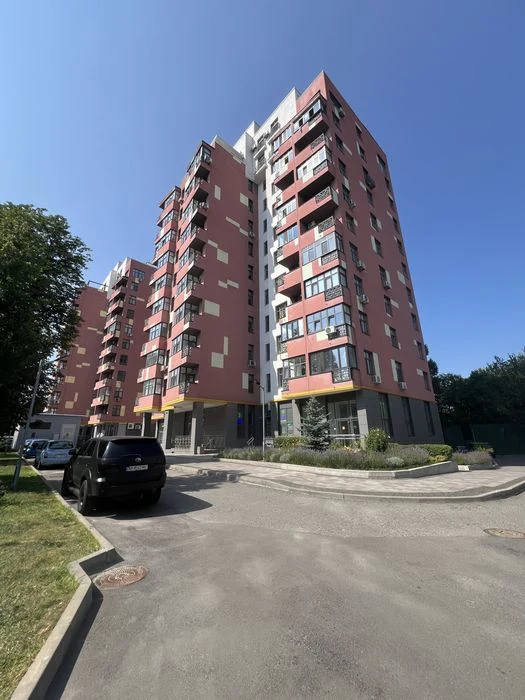 Продам большую 2ком квартиру 73м2, ул. Загоровская (Баггавут