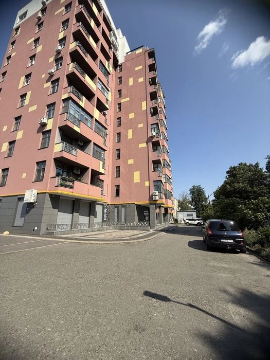 Продам велику 2кім квартиру 73м2, вул. Загорівська (Баггавут
