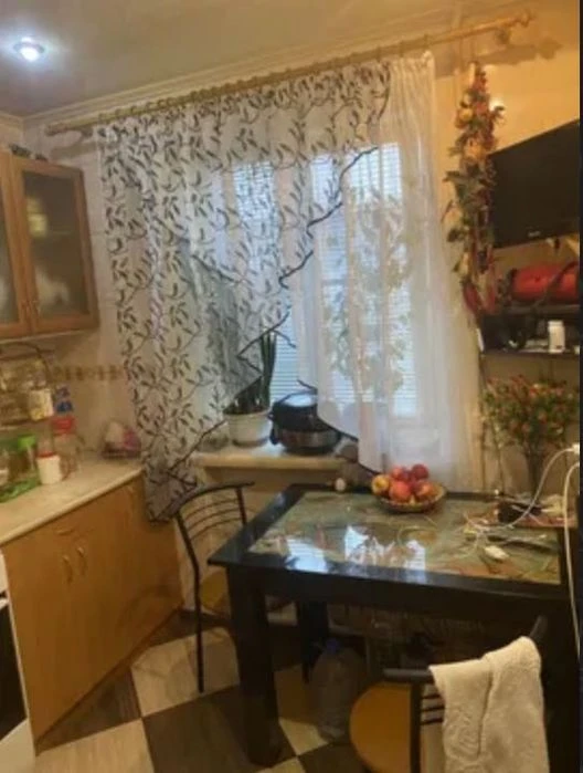 I will sell a 3-room apartment, str. Novoorlovskaya 22 (district of Ivan Maz. Ave