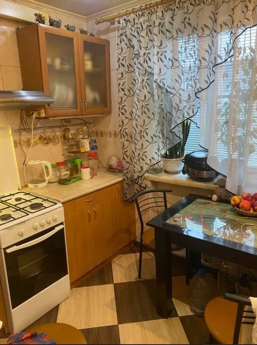 I will sell a 3-room apartment, str. Novoorlovskaya 22 (district of Ivan Maz. Ave