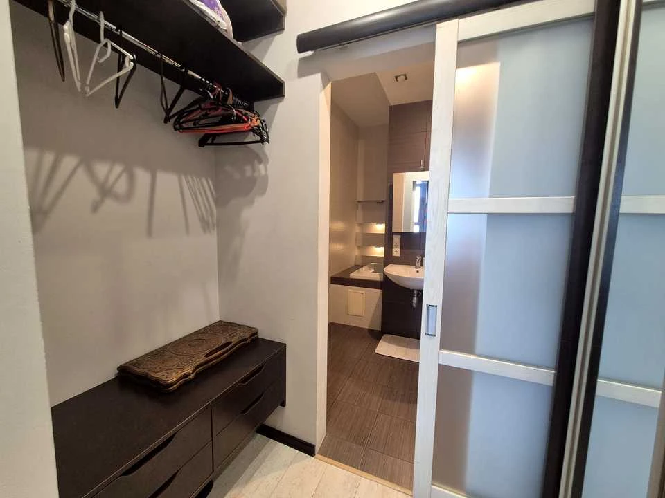 Apartment. Kyiv, Zhylyanska Street.