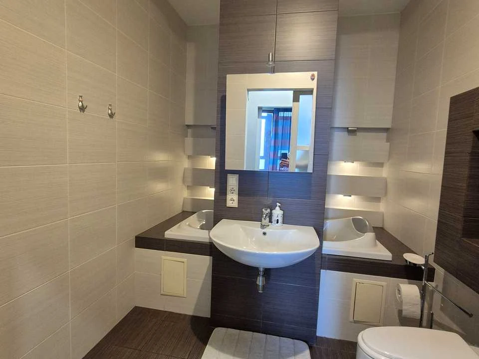 Apartment. Kyiv, Zhylyanska Street.