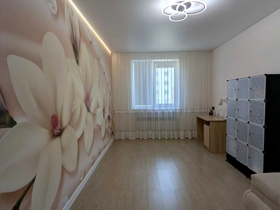 Apartment. Kharkiv, Myru St.