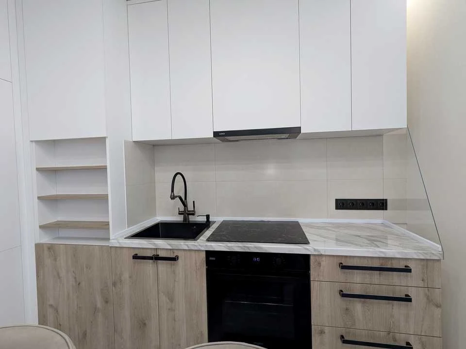 Apartment. Kharkiv, Myru St.