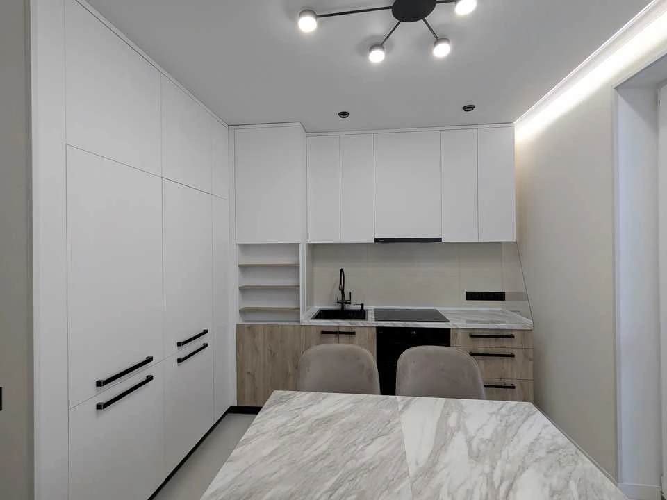 Apartment. Kharkiv, Myru St.