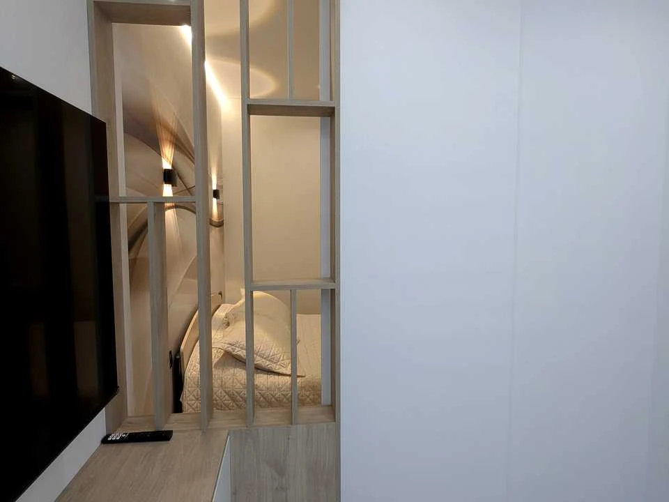 Apartment. Kharkiv, Myru St.