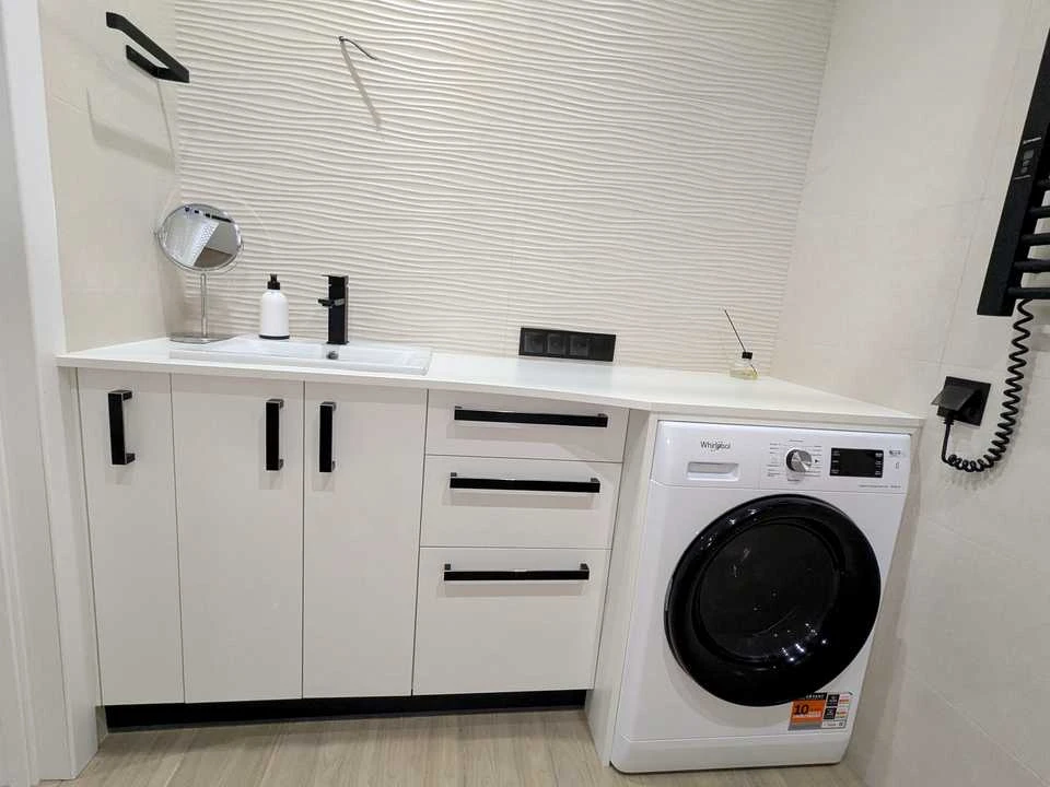 Apartment. Kharkiv, Myru St.