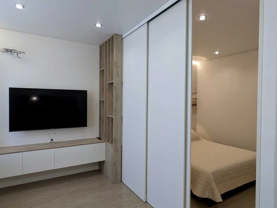Apartment. Kharkiv, Myru St.