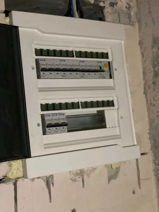 Двір закритого типу.