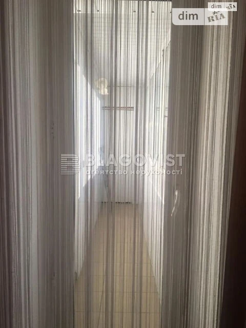Sale of 3-room apartment 69.5 sq. m. on Oleksandra Dovzhenko St. 14