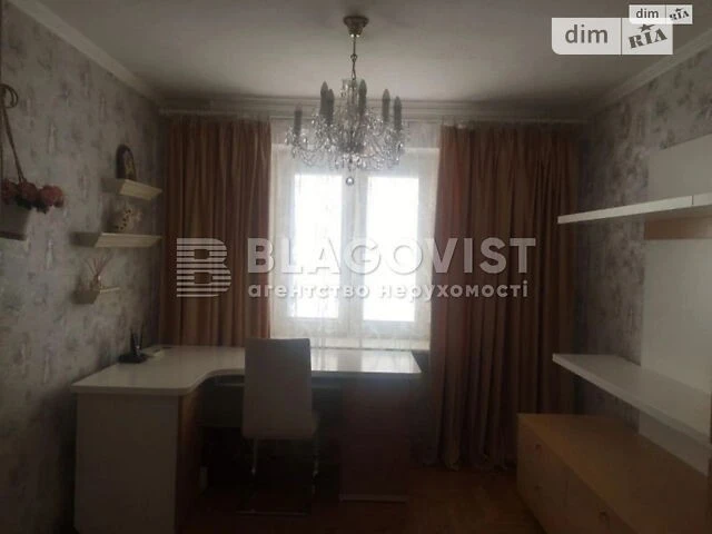 Sale of 3-room apartment 69.5 sq. m. on Oleksandra Dovzhenko St. 14