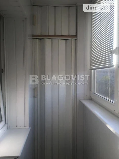 Sale of 3-room apartment 69.5 sq. m. on Oleksandra Dovzhenko St. 14
