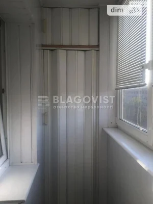 Sale of 3-room apartment 69.5 sq. m. on Oleksandra Dovzhenko St. 14