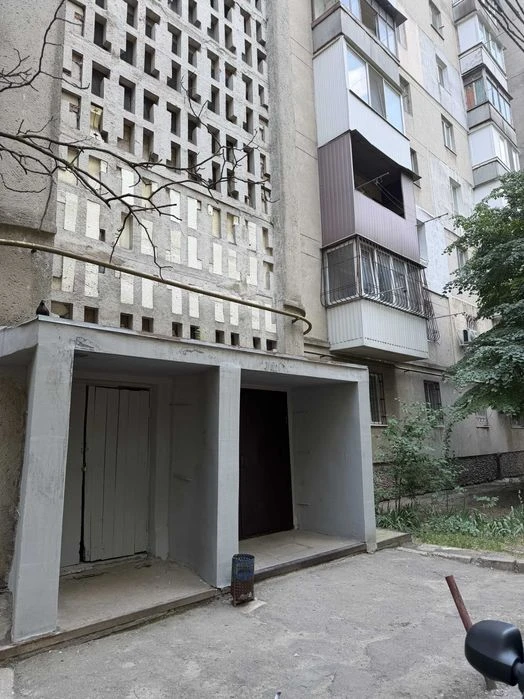 1-комнатная квартира в кирпичном доме на С.Рихтера. Гос.