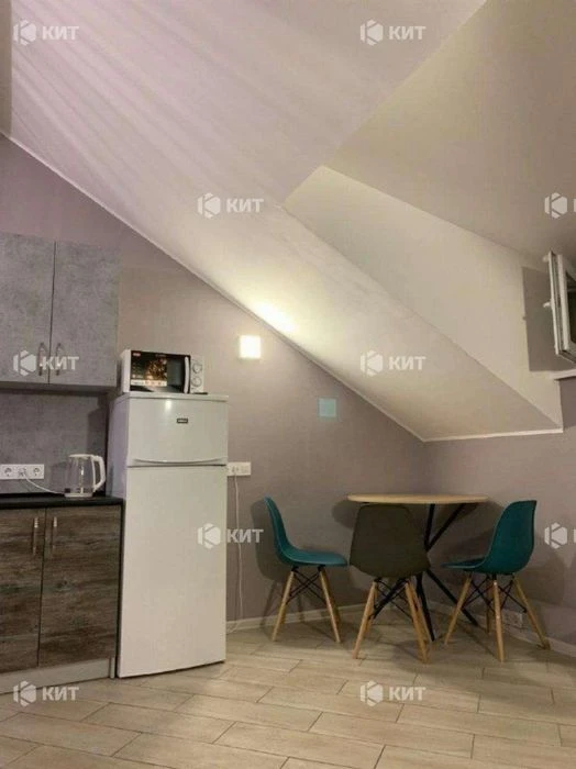3 rooms, 45 sq. m. Center (Korolenko 25, Nikolsky Shopping Center, Constitution Square)