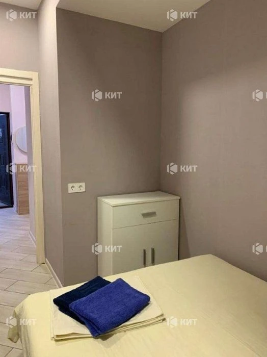 3 rooms, 45 sq. m. Center (Korolenko 25, Nikolsky Shopping Center, Constitution Square)