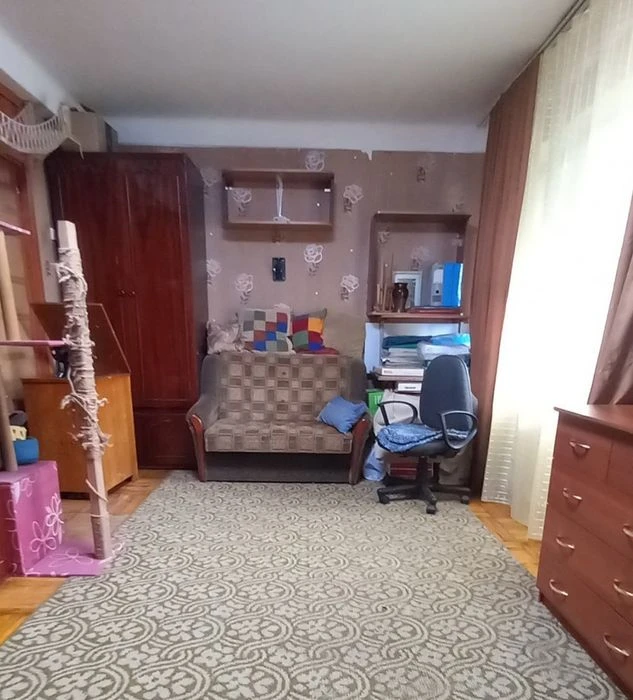 Продаётся 2 ком квартира Правый берег