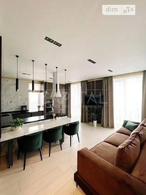 Sale of 3-room apartment 105 sq. m on Knyazya Romana Mstislavich street