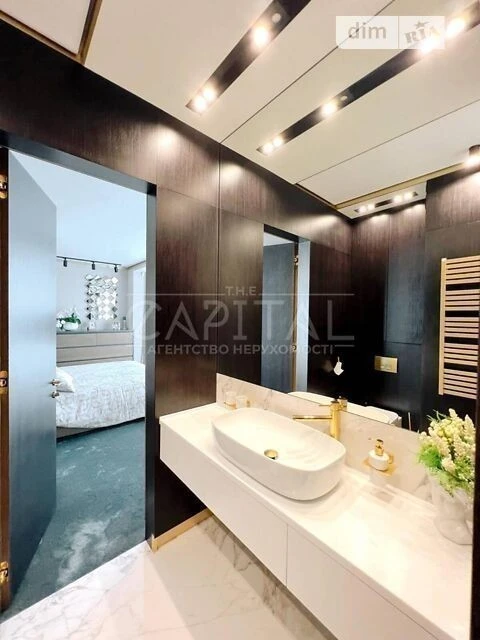 Sale of 3-room apartment 105 sq. m on Knyazya Romana Mstislavich street