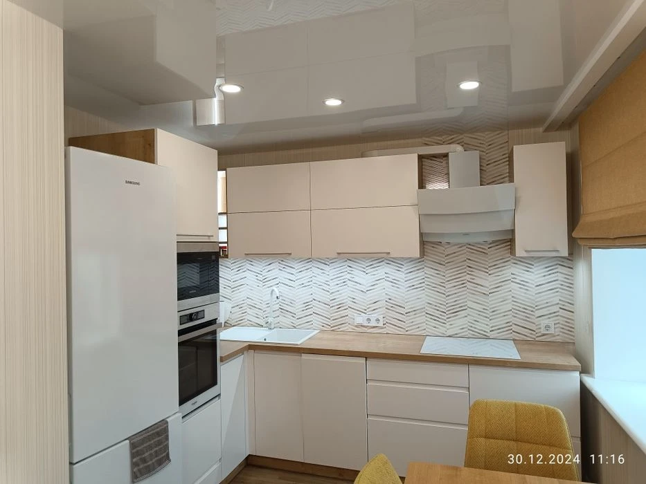 4-room apartment, 100 sq.m. new repair of furniture and equipment
