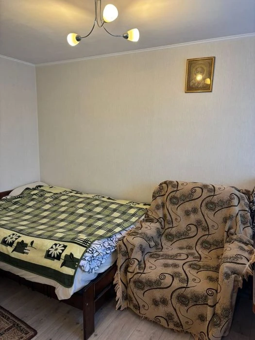 1к цегла, в ваній тепла підлога зроблено капітальний ремонт