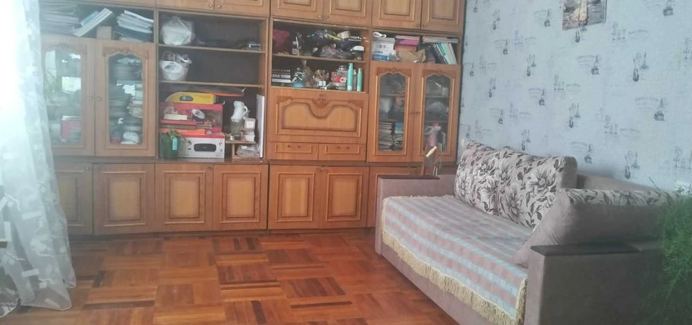 Продам 2 комнатную квартиру Бул.Строителей 3 этаж